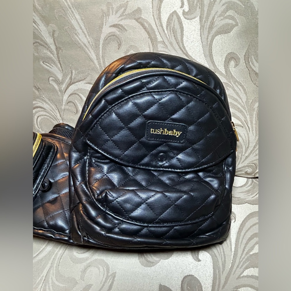Quilted Black Faux Leather & Gold Accents Tush Baby, Baby/Child Carrier/Seat - Picture 2 of 16
